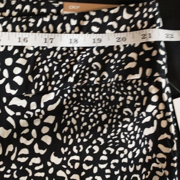 Cooper & Ella Plus Pull on Cropped Pants with Rolled Cuffs Black White Size 22W - Picture 10 of 14